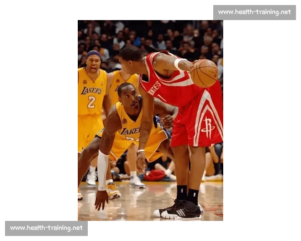 2016赛季火箭对阵小牛经典对决回顾与战术解析球星表现与比赛转折点