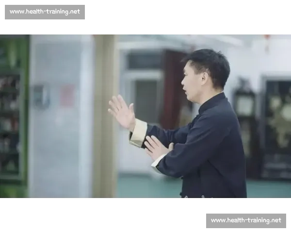 以太极vs散打为核心的传统武学与现代实战碰撞之争理念与规则深度对比解析